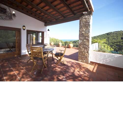Begur Apartment Sleeps 6 with Pool