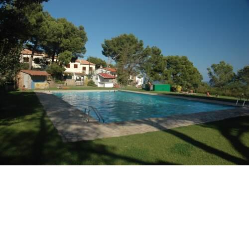 Begur Apartment Sleeps 8 with Pool Air Con and WiFi