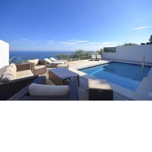 Begur Apartment Sleeps 8 with Pool and WiFi