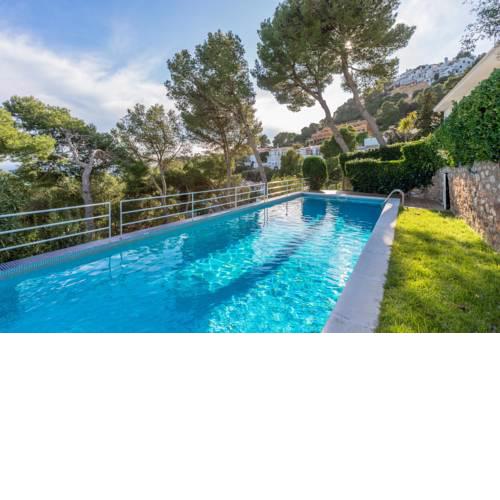 Begur Holiday Home Sleeps 5 with Pool