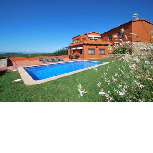 Begur Holiday Home Sleeps 8 with Pool
