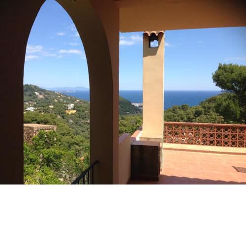 Begur Holiday Home Sleeps 8 with WiFi