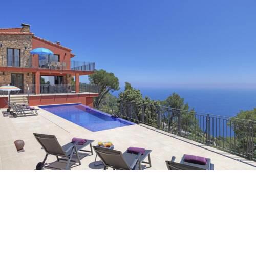 Begur Villa Sleeps 10 with Pool Air Con and WiFi