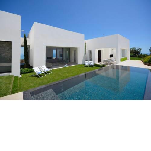 Begur Villa Sleeps 10 with Pool Air Con and WiFi