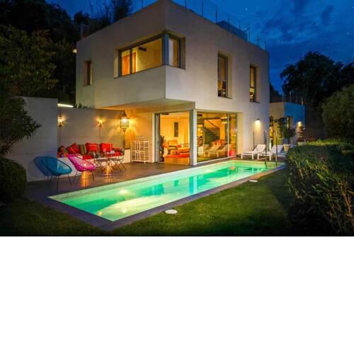 Begur Villa Sleeps 8 with Pool Air Con and WiFi