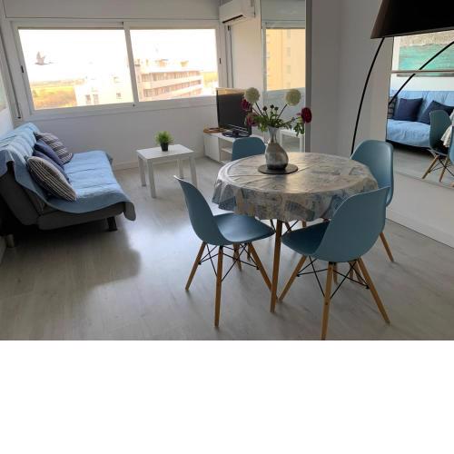 BEL APPARTEMENT CLIMATISE EN BORD DE PLAGE