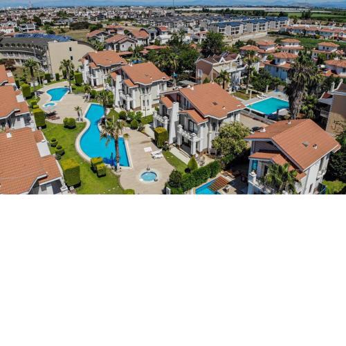 BELEK GOLF'TE MUHTEŞEM JAKUZİLİ ÖZEL HAVUZLU VİLLA