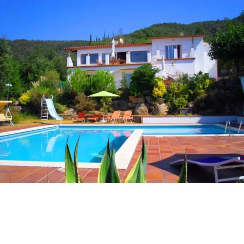 Bell-Lloch Villa Sleeps 14 with Pool and WiFi