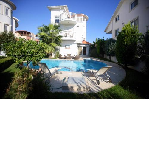 Bella Villa 3