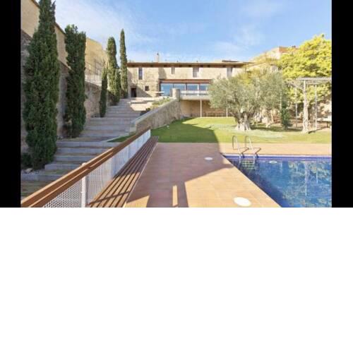 Bellcaire d'Emporda Villa Sleeps 9 with Pool and Air Con