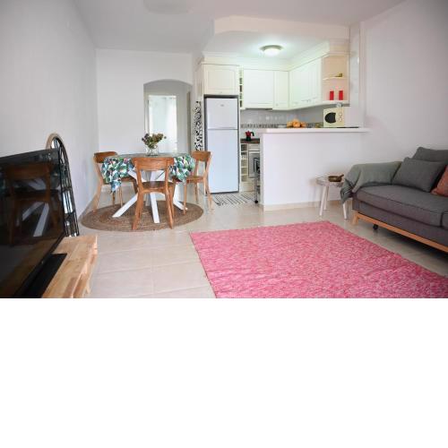 Bello apartamento con piscina a un paso del centro