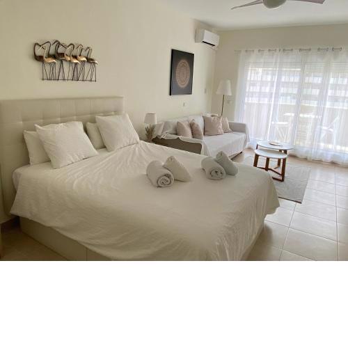 Benal Beach Studio Suite 600