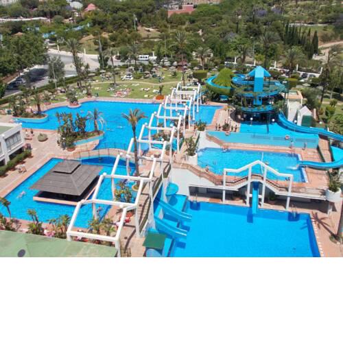BENAL BEACH, Superb 2 Bedroom 2 Bathroom Beach front Apartment sleeps 5