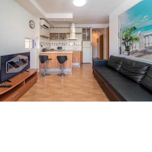 Benalbeach 1BDR Apt with Sea & Mountain views