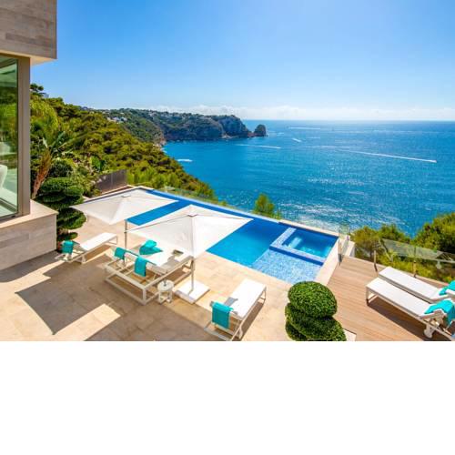 Benitachell Villa Sleeps 8 with Pool and Air Con