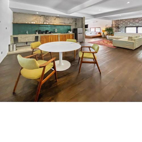 Berawa Factory Apartment Upstairs