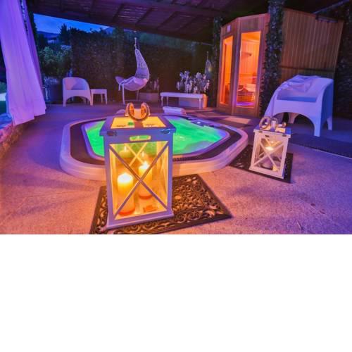 Berfami Residence, with 3 swimming pools, for 16 people
