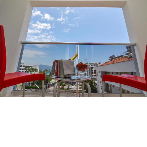 BERRY BELLA HOTEL