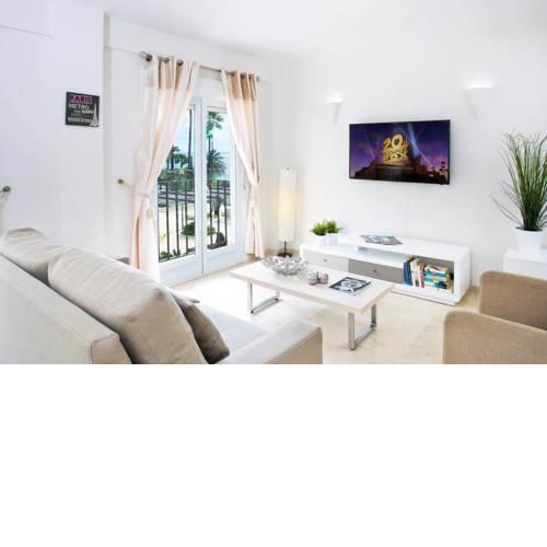 BEST LOCATION apartment in MARBELLA. BEACHFRONT!
