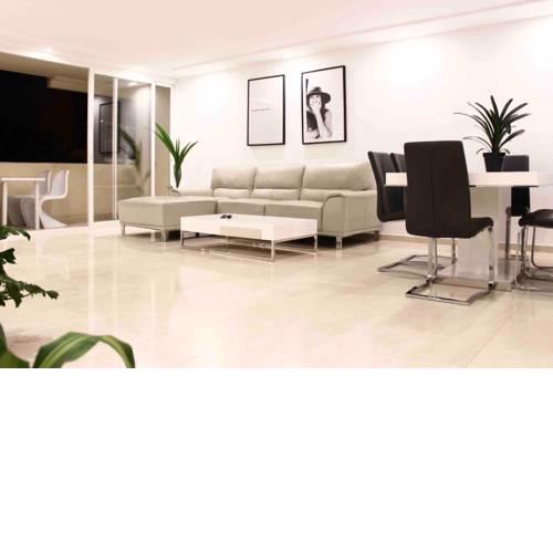 Best Location BEACH FRONT apartment, ROOFTOP POOL!