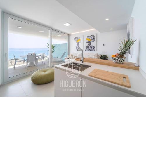 Best location. Sea view. Beach.Exclusive details.