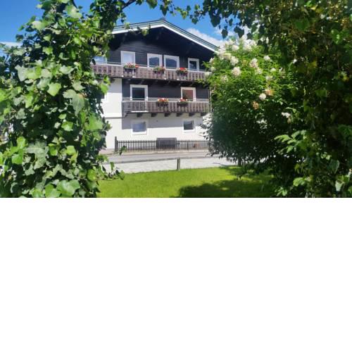 Bhome Gästehaus b&b / Apartments