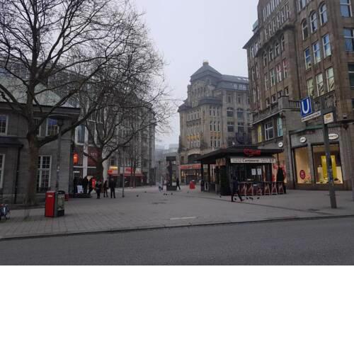 Big Comfortable Apartment in Central Hamburg Near Alster Lake