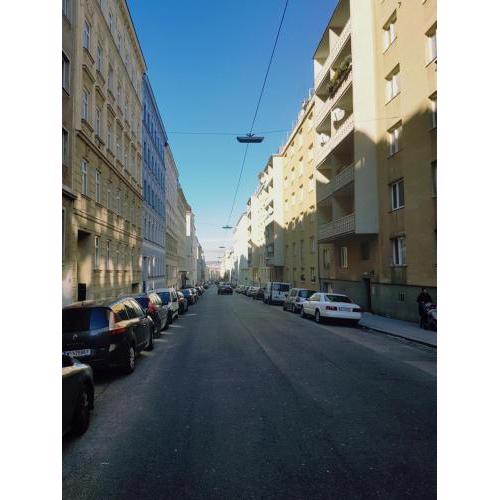 BIG ONE - CITY - 2 separate Apartments, 8 Bed Apt is having no kitchen