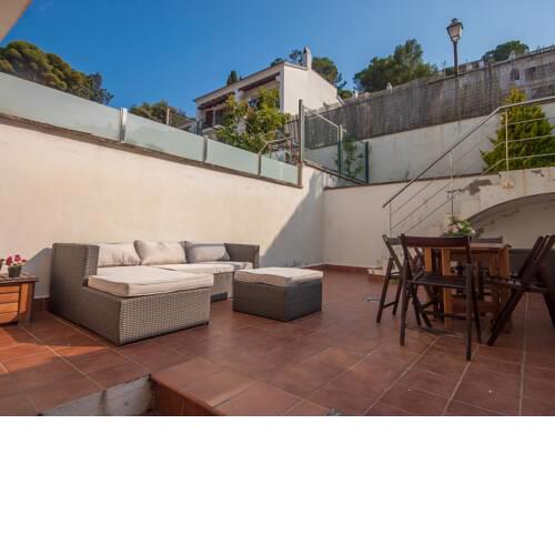 Big terrace house with parking