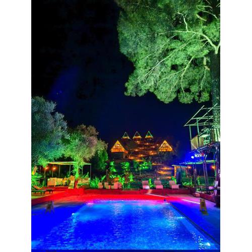 BİG TREE BUNGALOW VİLLAS