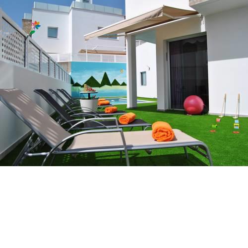 BIG VILLA IN TAURO WITH PRIVATE HEATED POOL & BBQ & GAME ROOM