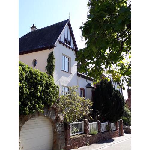 Bismarckstrasse 8