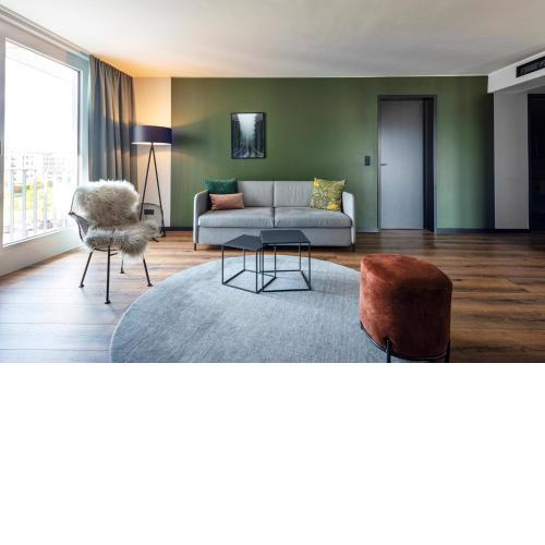 Black F Tower - Serviced Apartments