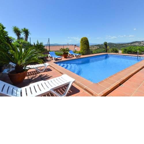 Blanes Villa Sleeps 7 Pool WiFi