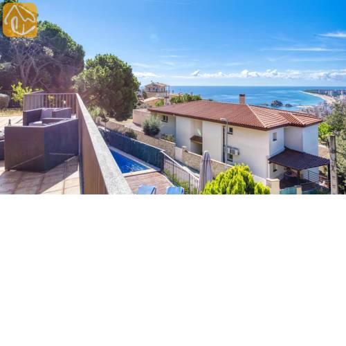 Blanes Villa Sleeps 8 Pool WiFi