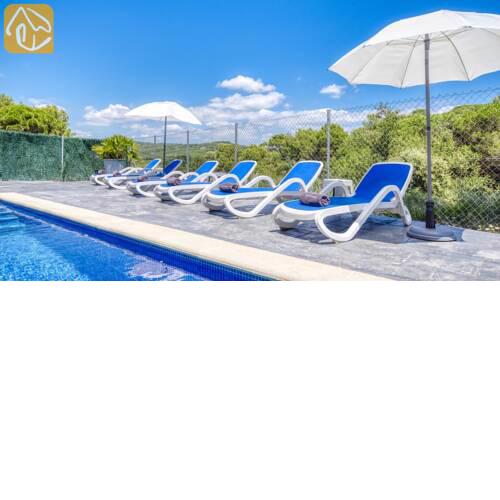 Blanes Villa Sleeps 8 Pool WiFi