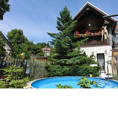 Cozy Holiday Home with Swimming Pool in Blankenburg