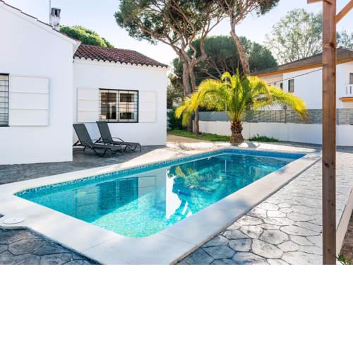 Blissful Holiday Home in Isla Cristina with Private Swimming Pool