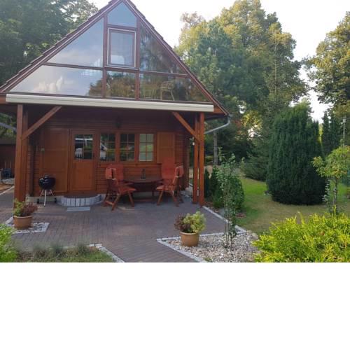 Blockhaus Canow mit Boot
