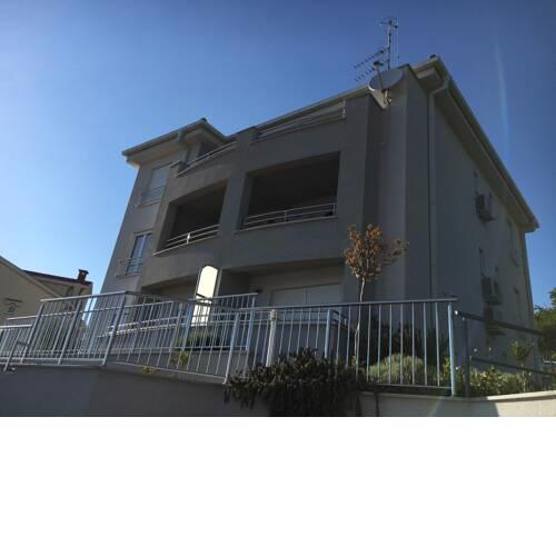 Blue Moon Residence Luxe Appartement with Sea View