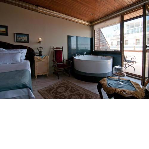 Blue Tuana Suite