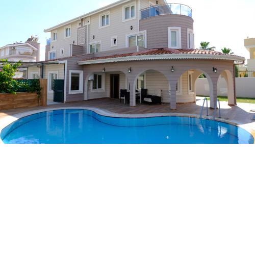 BlueHomes 3 Bedroom Private Pool Villa