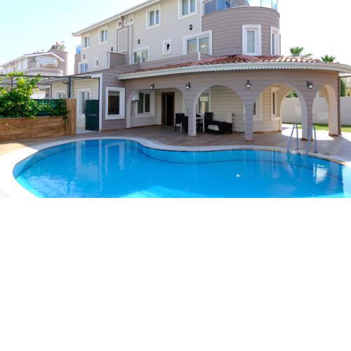 BlueHomes 3 Bedroom Private Pool Villa