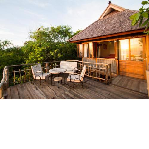 Boa Hill Surf House