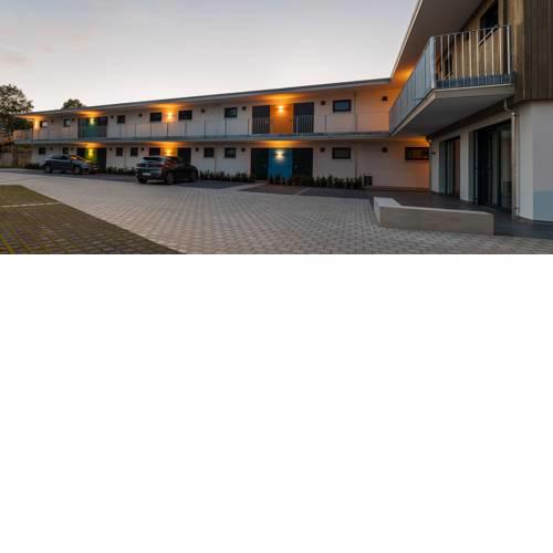 Boarding & HOUSE T24