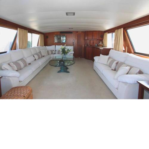 Boat Accommodation and Breakfast in Puerto Banus