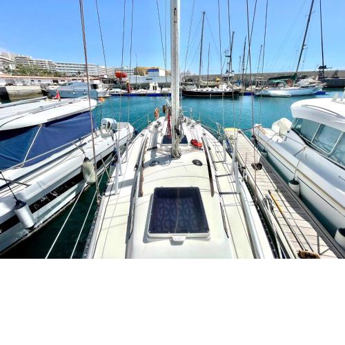 Boat with bar and terrace - A Different Way To Stay