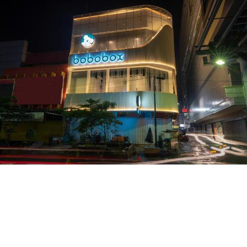 Bobobox Alun Alun