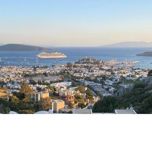 BODRUM BURCU RESIDENCE, Magnificent Sea View, Cozy, Free Otopark, Free Wifi
