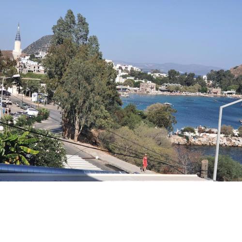 Bodrum'da denize sıfır harika manzaralı özel ev